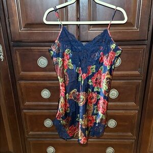 Victoria’s Secret vintage gold tag satin floral lace chemise gown large